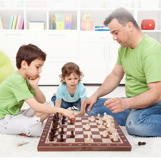 Wooden Chess Set Magnetic Foldable Portable Solid Wood Chess Board Entertainment Travel Games Beginner Chess Set for Kids Adults